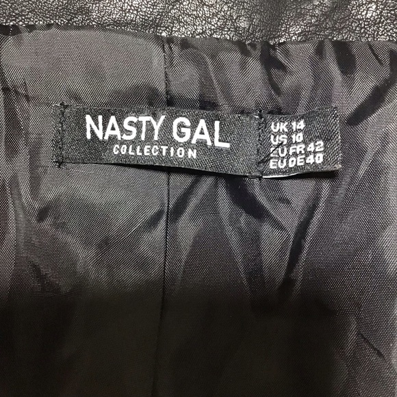 Nasty Gal Black Faux Leather Oversized Blazer - Picture 4 of 9